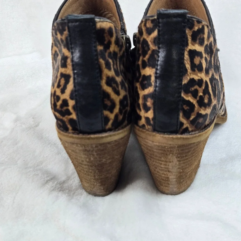 Sofft Leopard Print Cow Hair Ankle Booties Brown Black Block Heel 8M SF0034900